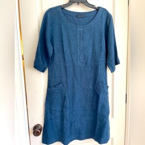 Cut.Loose navy 100% linen dress, size XS but runs big.  Like new.